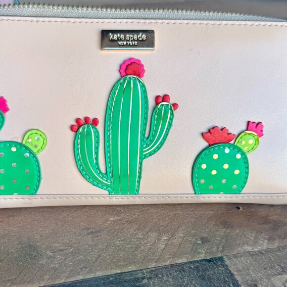 NWOT Kate Spade Zip Wallet - Devin Zip Around - Retired Cactus Design - Picture 2 of 8